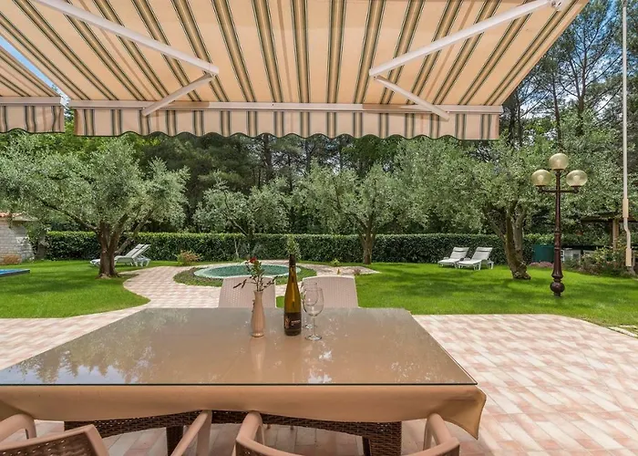 Rakovac 게스트하우스 3*